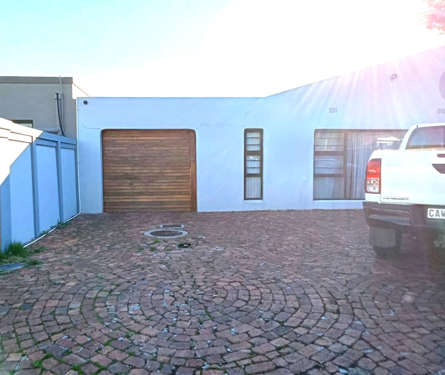 4 Bedroom Property for Sale in Bothasig Western Cape